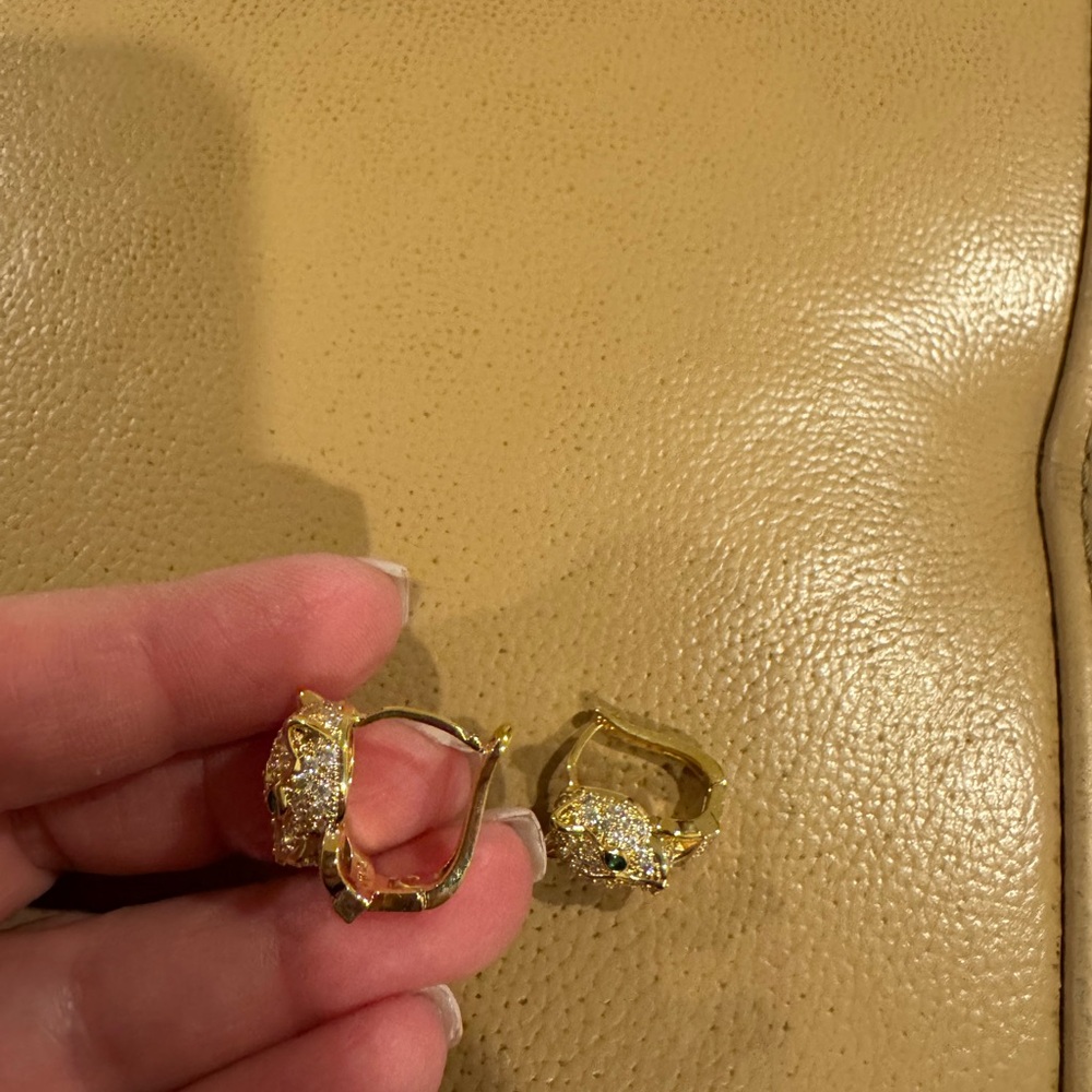 Elegant Gold and Green Panther Earrings - Picture 5 of 7